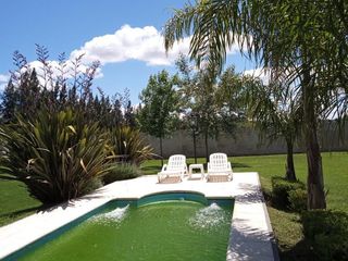 Foto 4 de Casa en venta - 4 Dormitorios 3 Baños - 2.100Mts2 - Arana