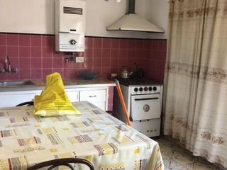 Foto 9 de Casa en venta - 3 dormitorios, 1 baño - 120mts2 sobre lote de 300mts2 - Gambier