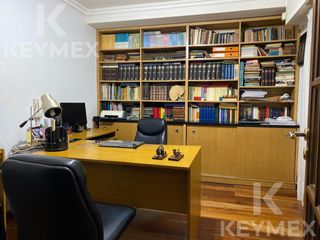 Foto 2 de Casa en  venta - APTO BANCO-  5 ambientes con jardín y pileta