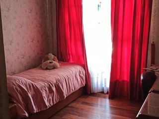 Foto 13 de Casa en  venta - APTO BANCO-  5 ambientes con jardín y pileta