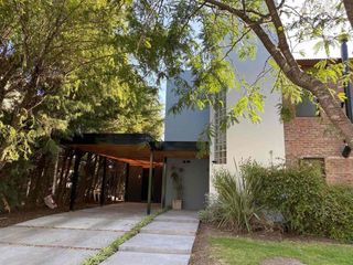 Foto 5 de Casa en venta - 4 dormitorios 2 baños - 180mts2 - Escobar