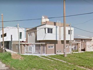 Foto 1 de Duplex en venta - 2 dormitorios 2 baño - 70mts2 - La Plata