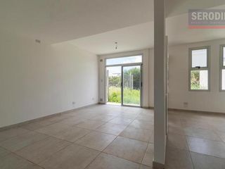 Foto 13 de Departamento 3 ambientes Frente Parque Lineal con patio privado