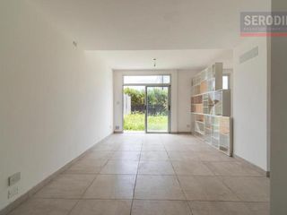 Foto 10 de Departamento 3 ambientes Frente Parque Lineal con patio privado