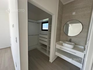 Foto 12 de CASA EN VENTA A LA LAGUNA EN SAN MATÍAS CON CUATRO DORMITORIOS  - MAROTO PROPIEDADES