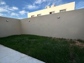 Foto 6 de Dúplex a estrenar!! 2 Dormitorios- Galería con asador - Colinas de Manantiales
