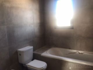 Foto 10 de Casa en Venta Canton Norte PG 320.000 Dos Plantas con vistas a Laguna