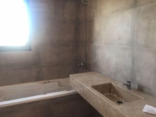 Foto 6 de Casa en Venta Canton Norte PG 320.000 Dos Plantas con vistas a Laguna