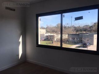 Foto 8 de Casa en Venta Canton Norte PG 320.000 Dos Plantas con vistas a Laguna