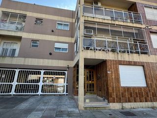 Foto 2 de 3 AMB en PB C/Cochera. Banfield E