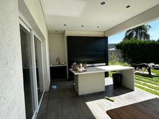 Foto 33 de Venta Casa 5 Amb a La Laguna San Benito Villanueva Tigre