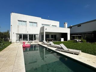 Foto 38 de Venta Casa 5 Amb a La Laguna San Benito Villanueva Tigre