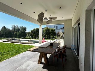 Foto 36 de Venta Casa 5 Amb a La Laguna San Benito Villanueva Tigre
