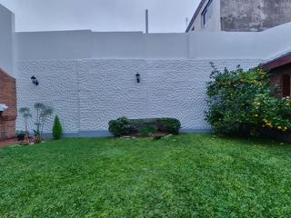 Foto 23 de Casa de 5 Amb, Parque, Quincho, Garage, Excelente Estado