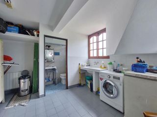 Foto 47 de Casa de 5 Amb, Parque, Quincho, Garage, Excelente Estado