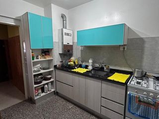 Foto 5 de SEMI PISO 4 AMBIENTES - REFACCIONADO Y LUMINOSO - SOBRE AV SAN JUAN