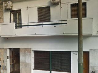 Foto 1 de Departamento de 3 ambientes  al contrafrente. Excelente ubicación. L. de Zamora O.