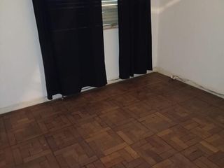 Foto 4 de Departamento de 3 ambientes  al contrafrente. Excelente ubicación. L. de Zamora O.