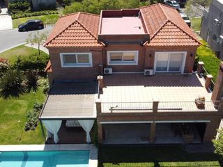 Foto 42 de Casa sólida, doble pared, en excelente  lote interno isla chica venta Sta Bárbara
