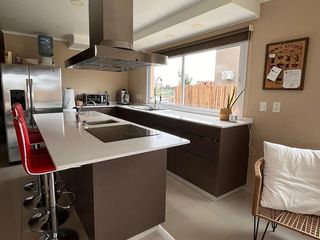 Foto 5 de Hermosa Casa En Alquiler Con Muchas Comodidades En Area 10