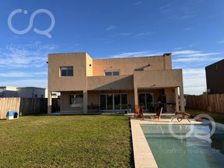 Foto 15 de Hermosa Casa En Alquiler Con Muchas Comodidades En Area 10