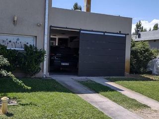 Foto 2 de Venta casa 2 dorm  con pileta - La Castellana - Neuquén