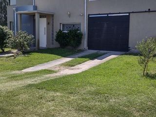 Foto 3 de Venta casa 2 dorm  con pileta - La Castellana - Neuquén