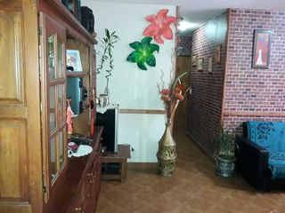 Foto 6 de Departamento en venta - 2 dormitorios 1 baño - 70mts2 - Banfield