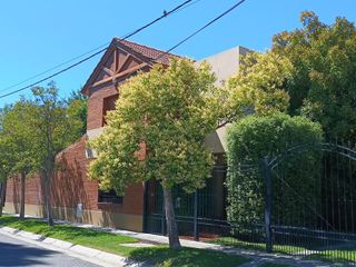 Foto 33 de En Venta Casa Nivel Gerencial 3Dorm - Piscina -  B° Jardines Del Rey - Neuquén