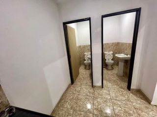 Foto 6 de Depósito en venta - 1 Ambiente - 2 Toilettes - Bahía Blanca