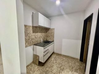 Foto 7 de Depósito en venta - 1 Ambiente - 2 Toilettes - Bahía Blanca