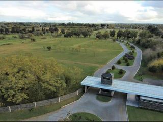 Foto 3 de Terreno en venta - 450mts2 - Longchamps