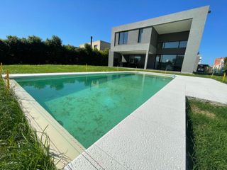 Foto 36 de Casa en  Venta con 4 dormitorios a la Laguna en el barrio San Matias