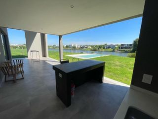 Foto 4 de Casa en  Venta con 4 dormitorios a la Laguna en el barrio San Matias
