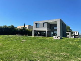 Foto 35 de Casa en  Venta con 4 dormitorios a la Laguna en el barrio San Matias