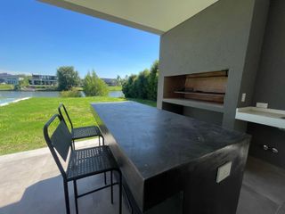 Foto 5 de Casa en  Venta con 4 dormitorios a la Laguna en el barrio San Matias