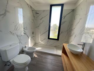 Foto 38 de Casa en  Venta con 4 dormitorios a la Laguna en el barrio San Matias