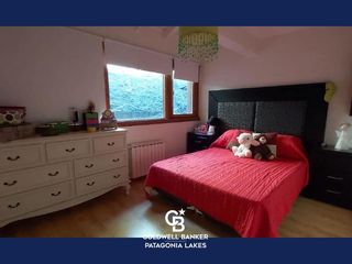 Foto 13 de VENTA Casa 3 dormitorios y Monoambiente Oyeihue 140 Paseo del Ciprés Villa La Angostura