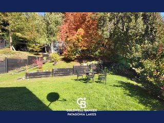 Foto 6 de VENTA Casa 3 dormitorios y Monoambiente Oyeihue 140 Paseo del Ciprés Villa La Angostura