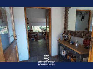 Foto 19 de VENTA Casa 3 dormitorios y Monoambiente Oyeihue 140 Paseo del Ciprés Villa La Angostura