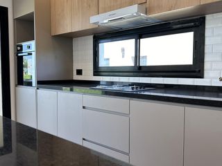 Foto 9 de VENTA Casa Barrio Cerrado Santa Elisa-Pilar Del Este-LOSA RADIANTE-Estrenar- PILETA-Tenis-Futbol