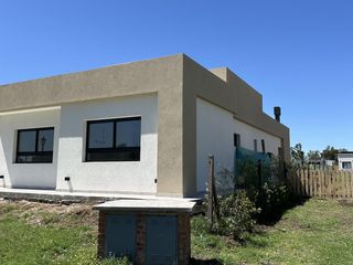 Foto 2 de VENTA Casa Barrio Cerrado Santa Elisa-Pilar Del Este-LOSA RADIANTE-Estrenar- PILETA-Tenis-Futbol
