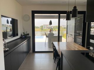 Foto 10 de CASA EN VENTA, EL CANTON, BARRIO ISLAS, LOTE AL 100