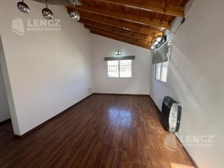 Foto 2 de VENTA-Departamento 2 AMBIENTES  PH  - ÁPTO CRÉDITO HIPOTECARIO- A MTS AV SAN MARTIN BERNAL