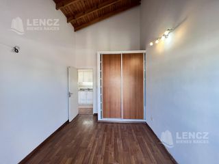 Foto 4 de VENTA-Departamento 2 AMBIENTES  PH  - ÁPTO CRÉDITO HIPOTECARIO- A MTS AV SAN MARTIN BERNAL