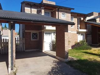 Foto 1 de Casa - Barrio Pablo Pizzurno