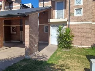 Foto 2 de Casa - Barrio Pablo Pizzurno