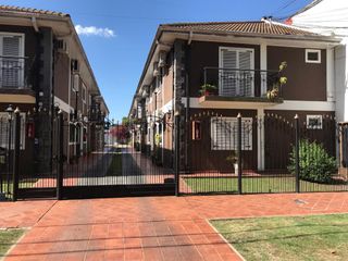 Foto 1 de PH - Banfield Oeste