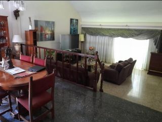 Foto 4 de Venta Amplio Departamento 4 Ambientes con Balcón en Liniers CABA