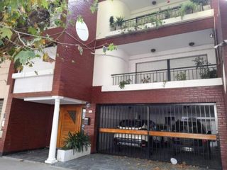 Foto 2 de Venta Amplio Departamento 4 Ambientes con Balcón en Liniers CABA